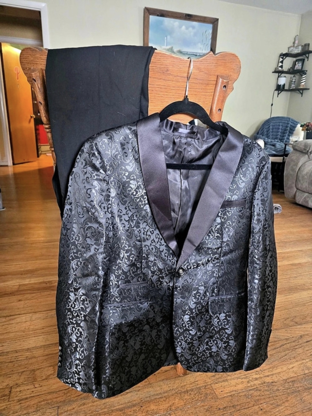 Men/Young Men Paisley Tuxedo Jacket in Black Like New